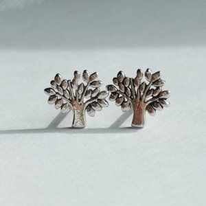 Nwt Tree of Life small stud earrings Sterling Silver